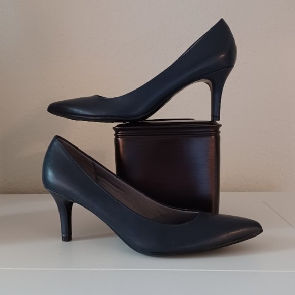 NWOT Life Stride Navy Blue Sevyn Pump Size 9.5N - Picture 3 of 7